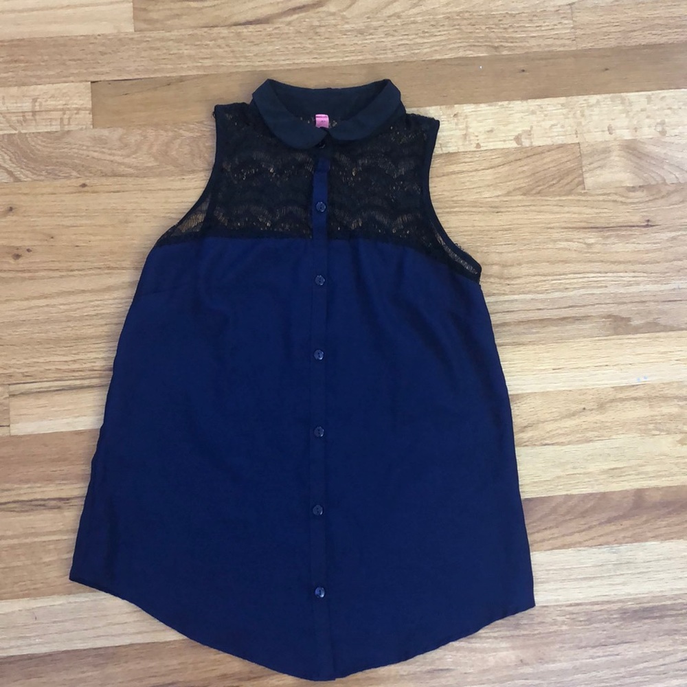 Peter pan collar button down blouse